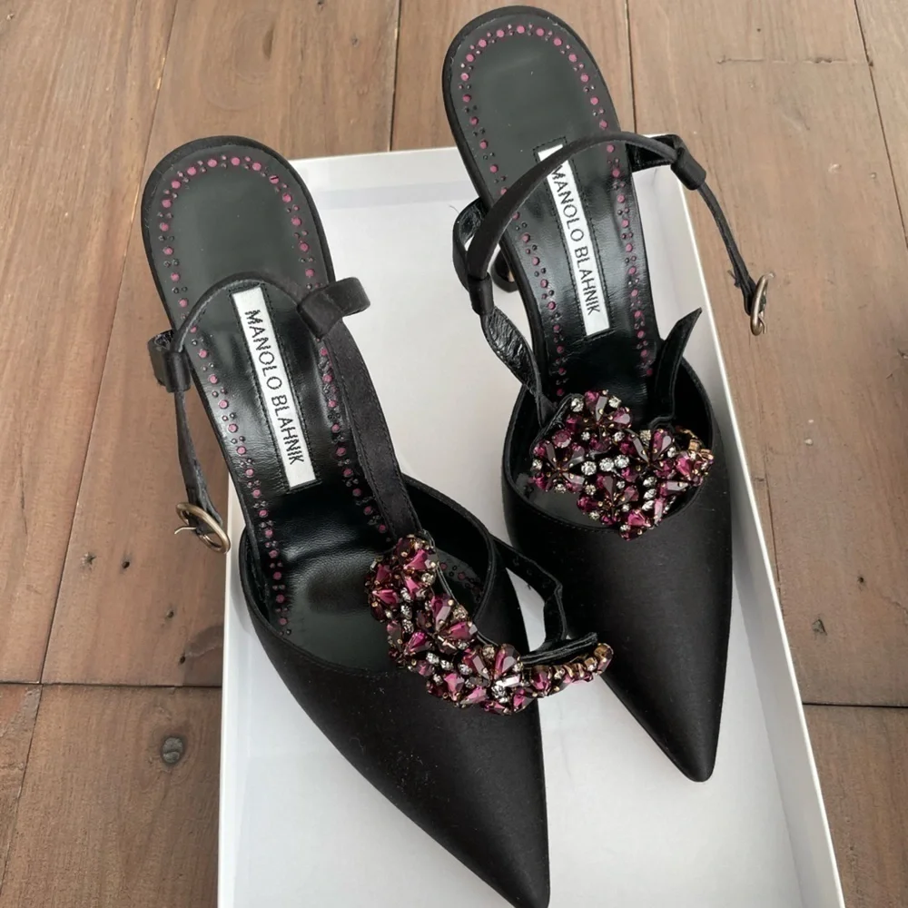 Manolo Blahnik Mabina 105 Satin Pump In Black Satin NWT